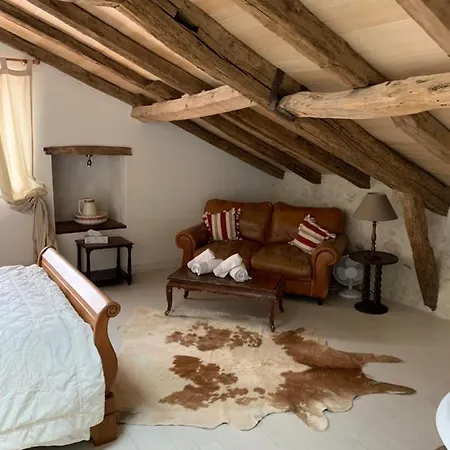 5 Rue Moignard Hébergement de vacances Aubeterre-sur-Dronne